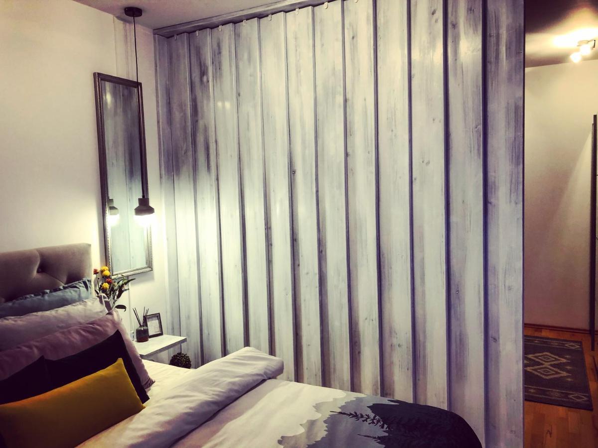 Modern Studio2 Apartment Brasov Bagian luar foto