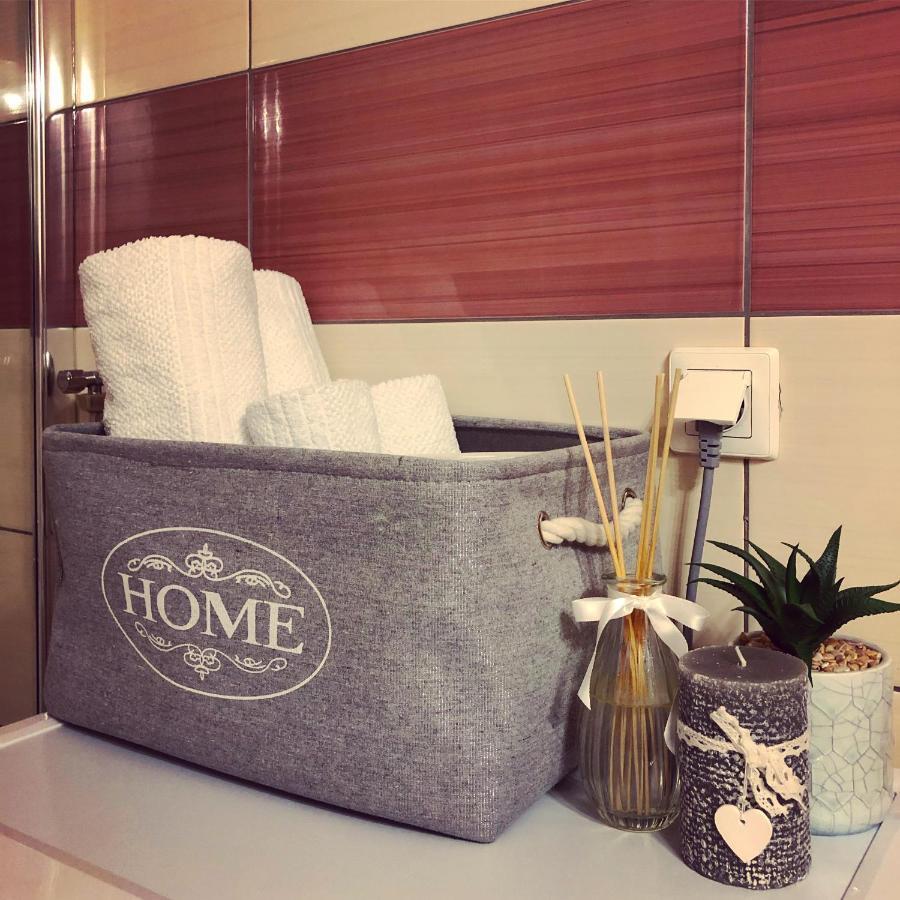 Modern Studio2 Apartment Brasov Bagian luar foto