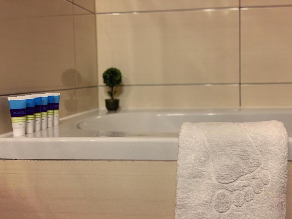 Modern Studio2 Apartment Brasov Bagian luar foto